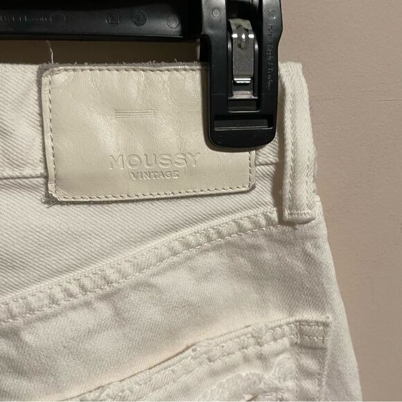 Moussy Vintage White Wagoner Straight Jeans- Size 25 - Picture 6 of 7